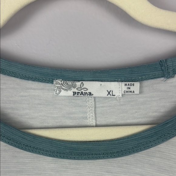 Prana Sol Protect Baseball Style White Blue Long Sleeves Top Size XL - Picture 3 of 9